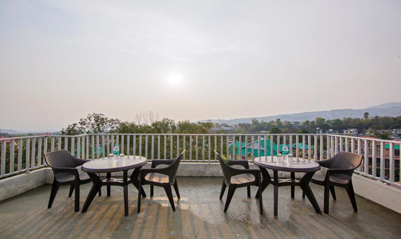 Hotel Treebo Ortus Residency à Dharamshala Extérieur photo